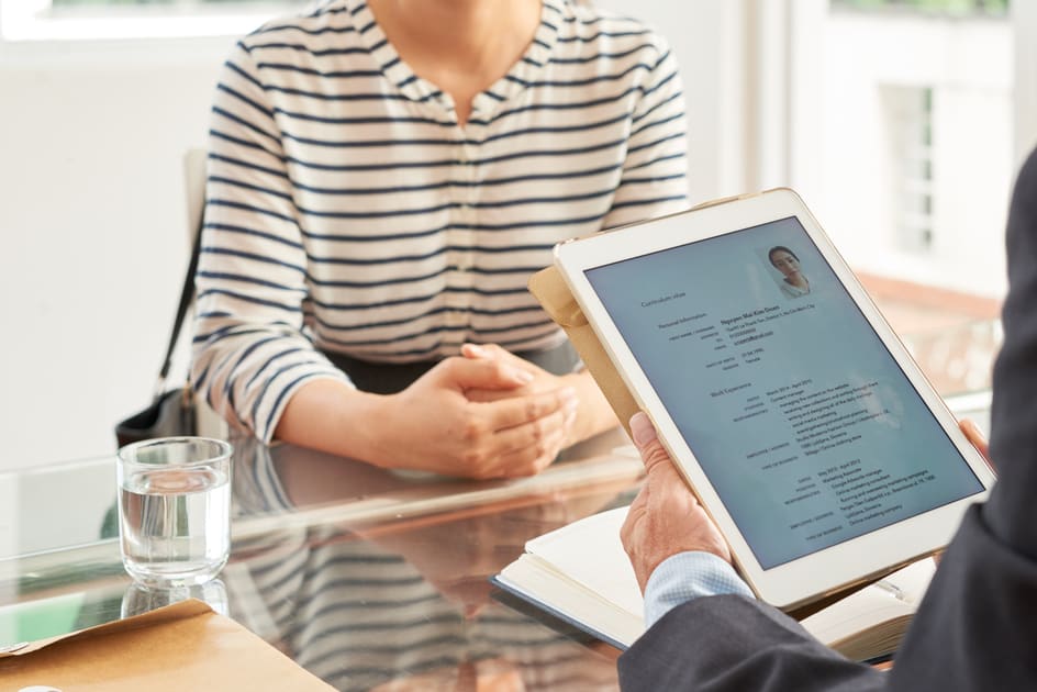 Currículo em inglês: como criar para entrevista?