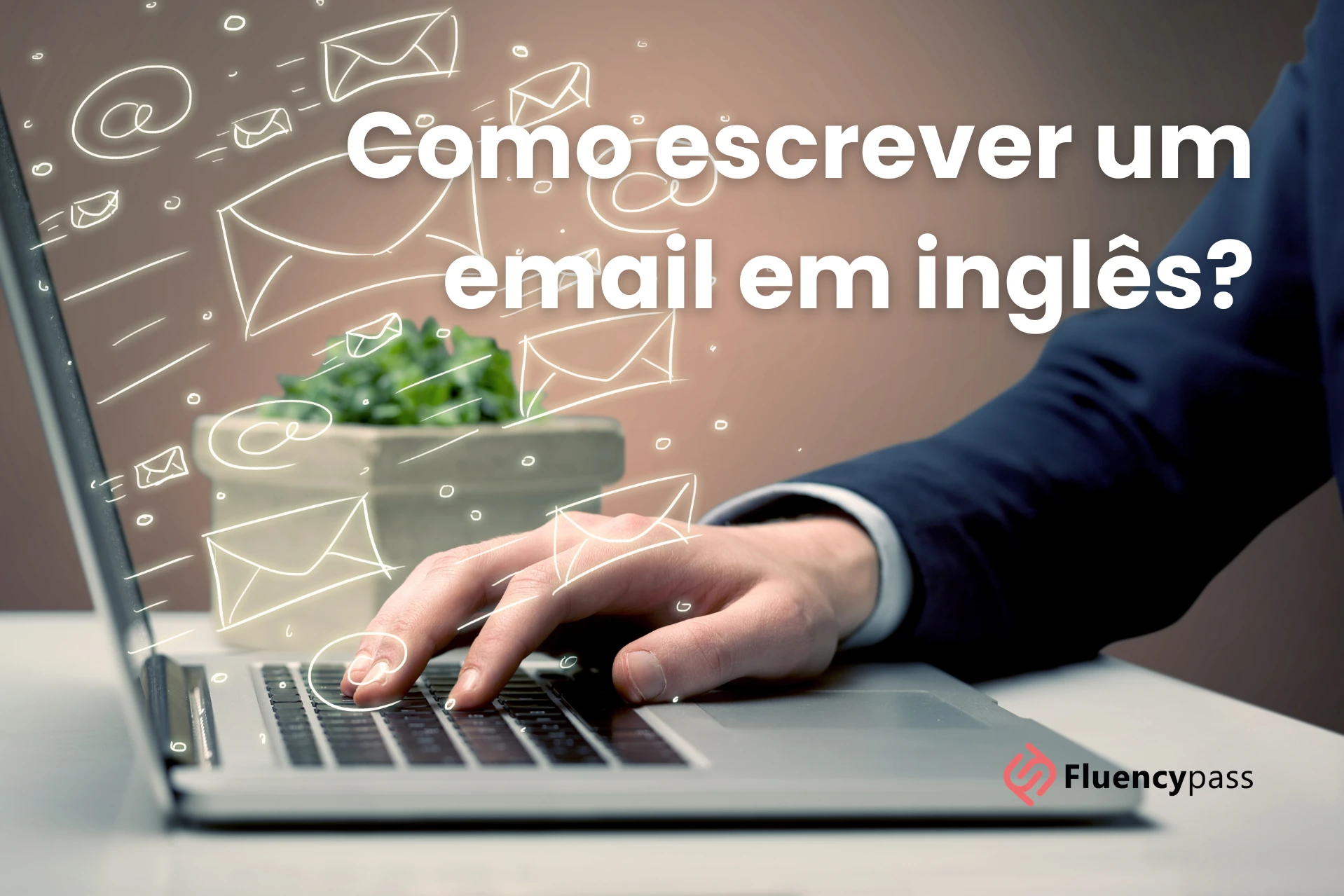 homem escrevendo um email utilizando um notebook