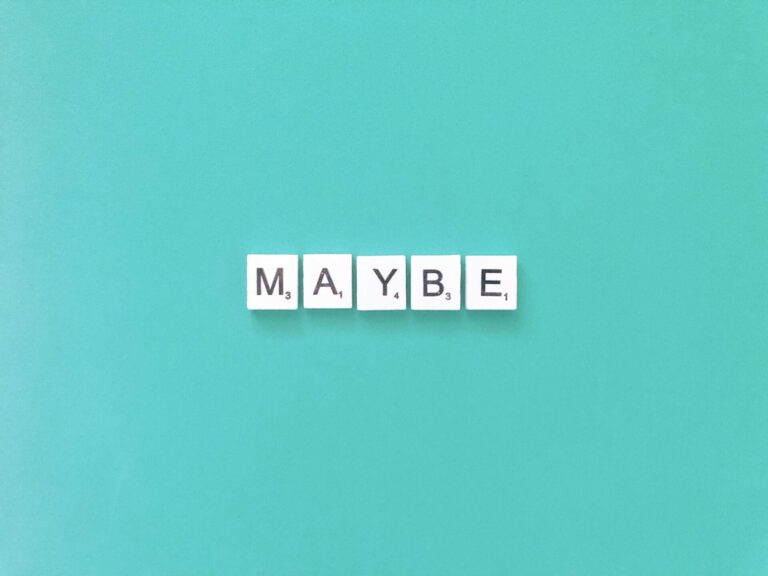 Talvez em inglês: Maybe ou Perhaps?