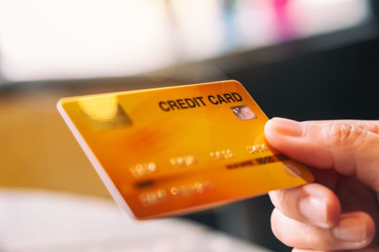 Cartão Caju: Como funciona e onde usar? [2025]