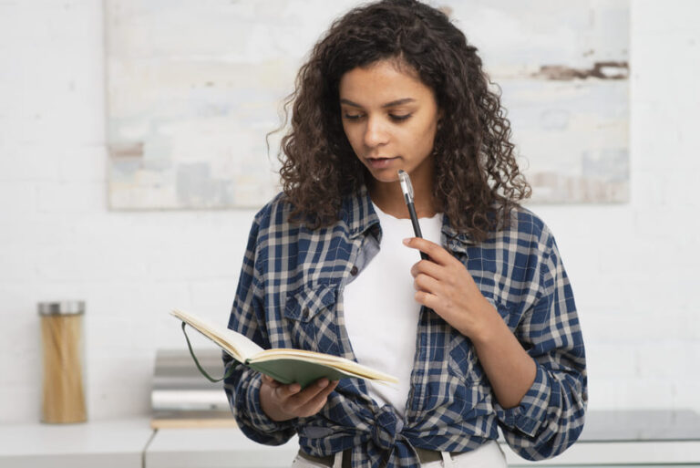 Qual é a língua mais difícil de aprender? Veja 5 idiomas complicados!