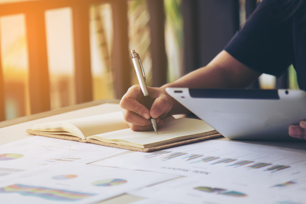 Linking words em inglês: exemplos e como utilizar em textos