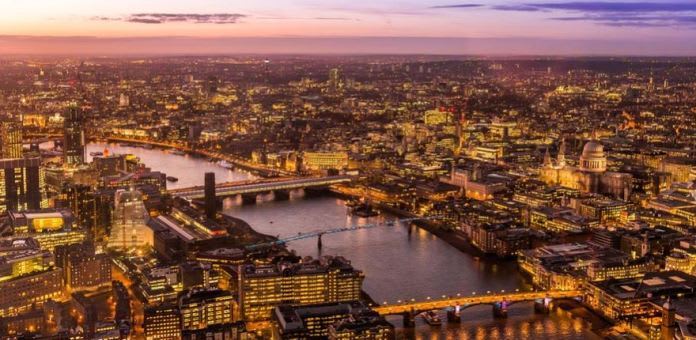 Vista aérea de london iluminada